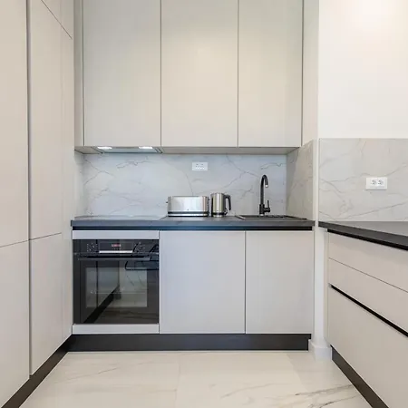 Cosmopolitan **** Apartament