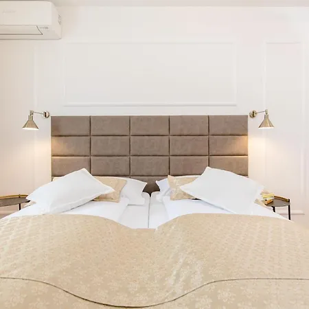 Cosmopolitan **** * Split