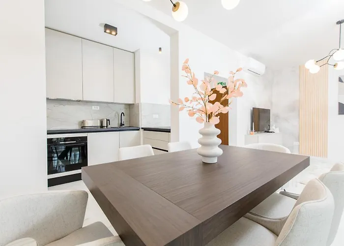 Cosmopolitan **** Apartament Split