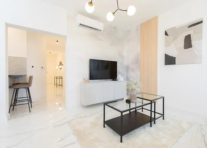 Cosmopolitan **** Apartament *