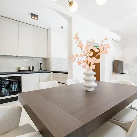 Cosmopolitan **** Apartmán Split
