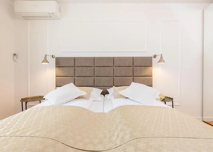 Cosmopolitan **** * Split