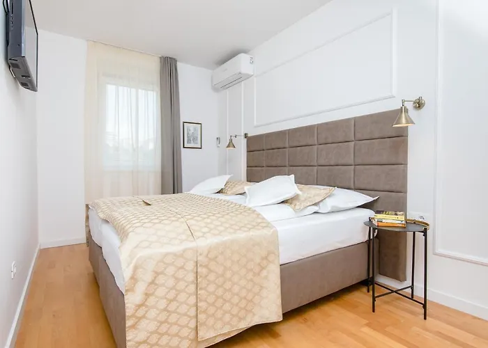 Cosmopolitan **** Apartmán