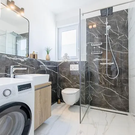 Cosmopolitan **** * Split